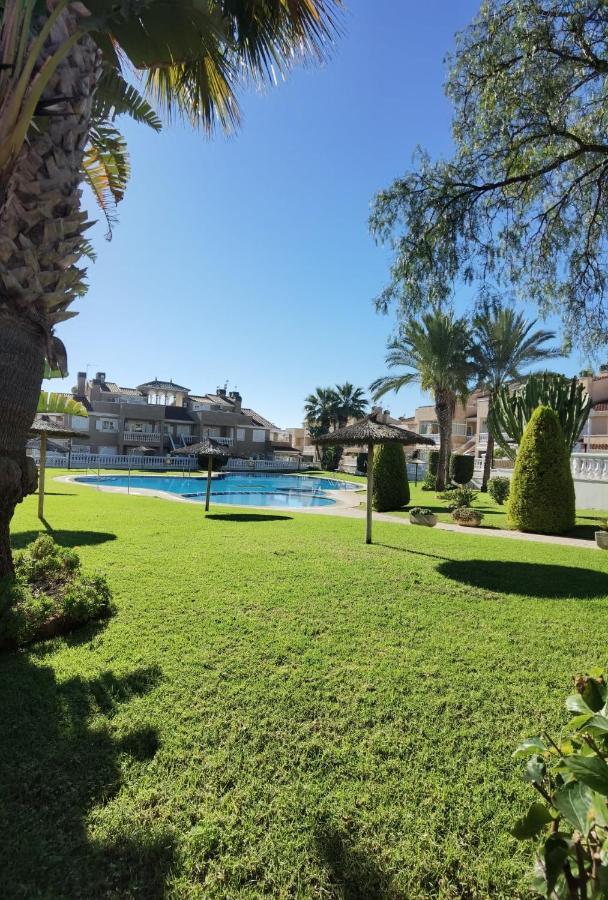 Apartament Z Duzym Tarasem Na Pieknym Osiedlu Orihuela Exterior photo